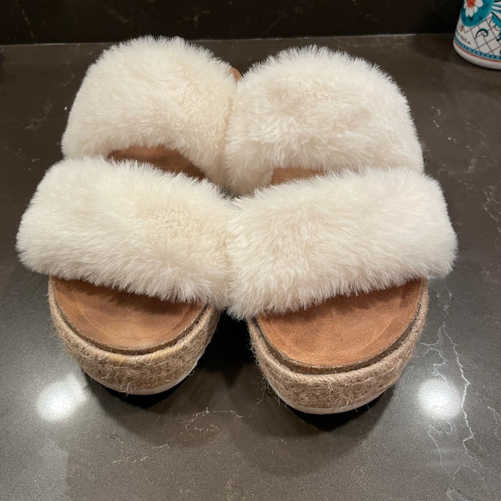 Fuzzy  sandal/house slipper wedge heel size 8.5 (similar to UGGS)